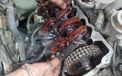 Taller - cambio tapa de balancines Mercedes en Palma